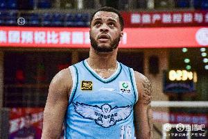 双外援挺全面！韦瑟斯庞砍17分7板11助4断 米奇拿16分6板5助2断