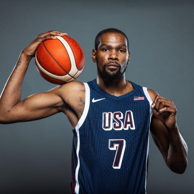 开云体育下载-梦之队谨慎起见推迟KD复出 科尔吐槽球队进攻太慢