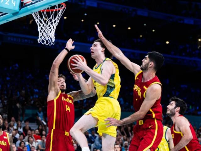 开云APP-46个篮板统治内线 澳大利亚将西班牙逼上悬崖