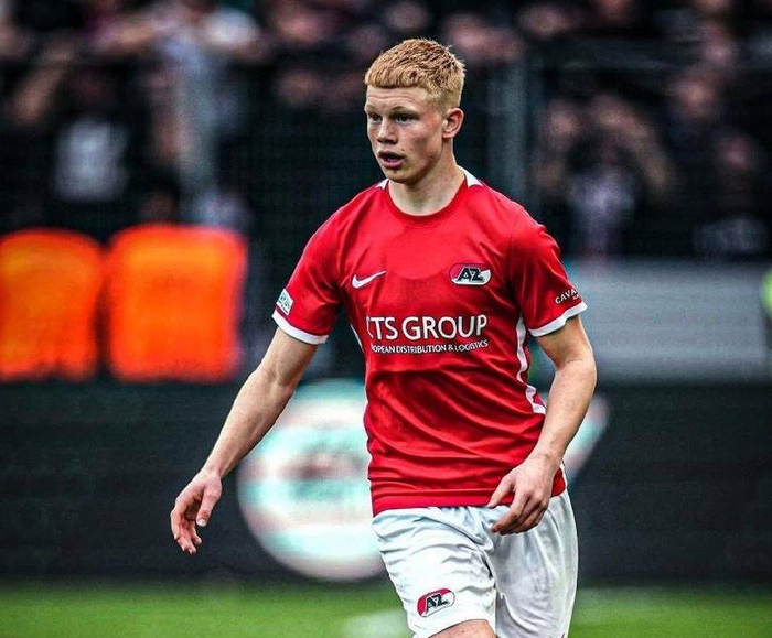 开云体育下载-利物浦将与皇马开启竞价大战！5200万镑竞逐19岁荷兰中场神童|阿尔克马尔|中场新星|转会动态|皇家马德里|斯洛特_新浪体育_新浪新闻