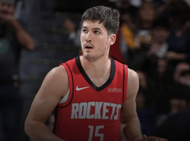 开云体育下载-谢泼德全场出战18分钟，9中5得到14分2助攻2抢断